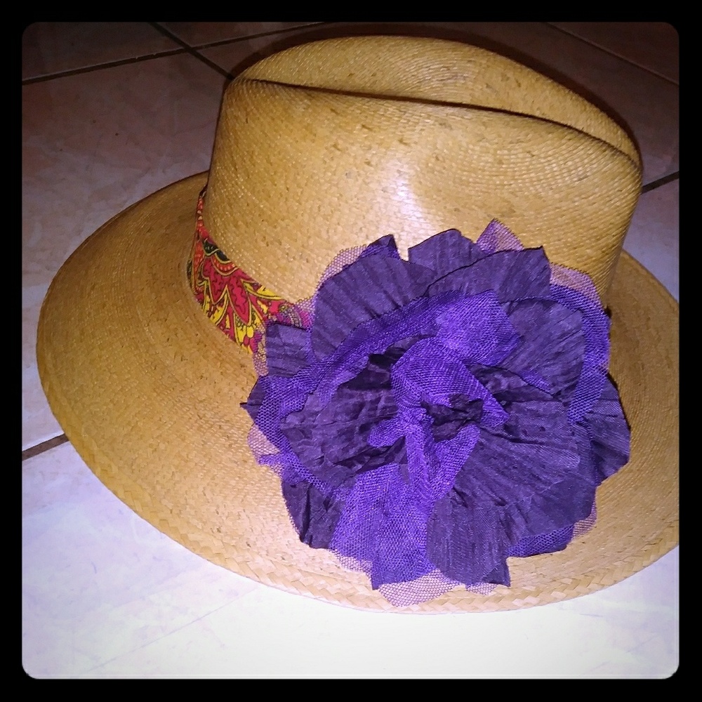 Oversize flower pin